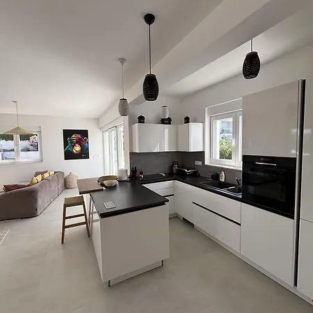 Alma Mare - Modern With Soul & View