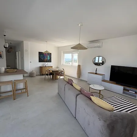 Alma Mare - Modern With Soul & View *