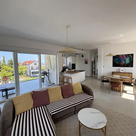 Alma Mare - Modern With Soul & View