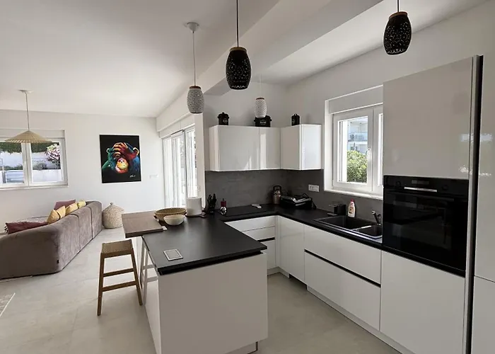 Alma Mare - Modern With Soul & View